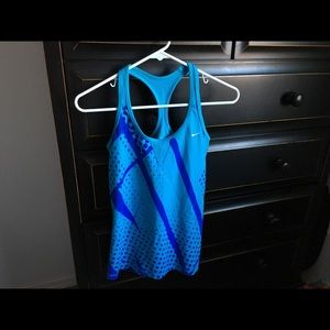 Nike Women’s Dri-Fit Workout Top Size M